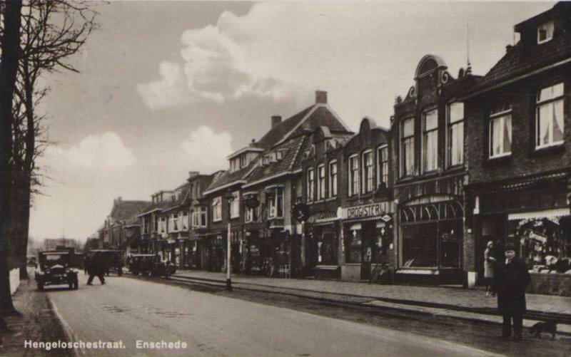 Hengelosestraat vroeger de lange Huus later de winkels.jpg