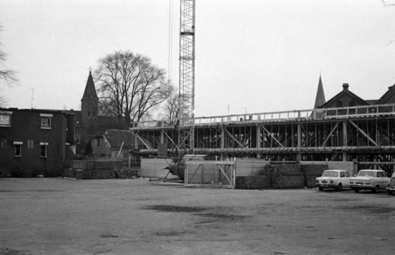 Molenplein 1972 Bouw Gemeentelijke Sociale Dienst.(2).jpg