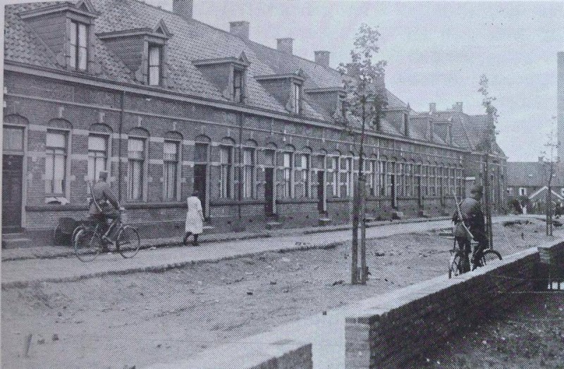 Deurningerdwarsstraat later De Genestetstraat.jpg