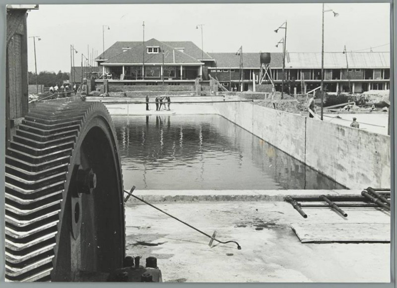Bad Boekelo in aanbouw, geopend in 1934.(2).jpg
