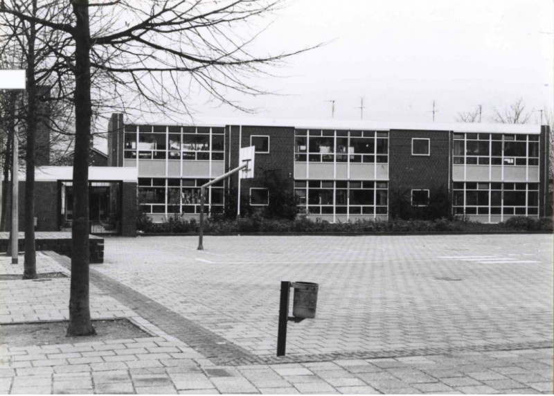 Zonstraat 80 Erasmusschool 1985.jpg