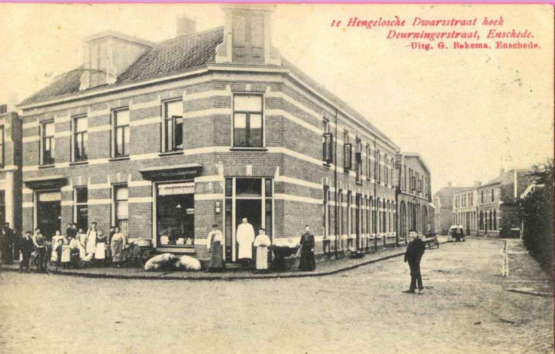 Hengelosedwarsstraat hoek Deurningerstraat met slagerij G.J. Hemmink.jpg
