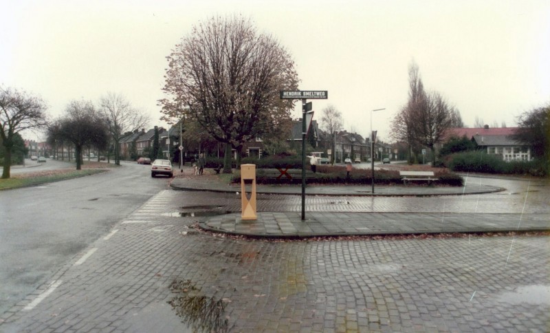 Hendrik Smeltweg feb. 1981 Kruising Varviksingel.jpg