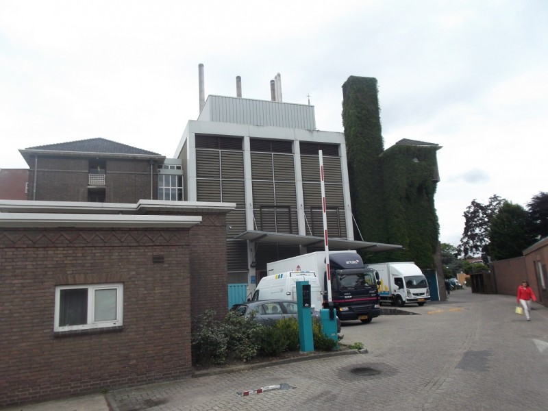 Emmastraat achteringang MST Stadsmaten. Hier was ongeveer vroeger de Weideweg.JPG