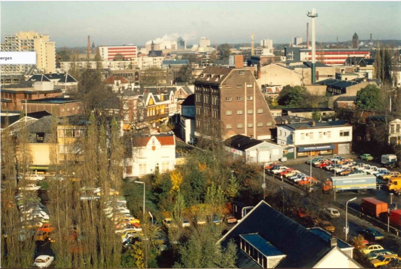 Beltstraat, het Belthoes, de Pijpenstraat en de Korte Haaksbergerstraat 13-11-1979.jpg