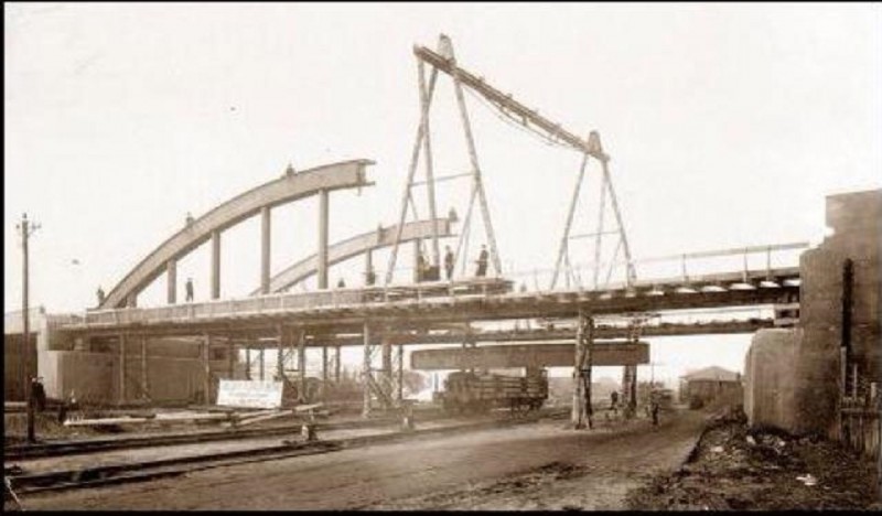 Getfertsingel 1929 Brug Zuid (later Weth. Nijkampbrug) in aanbouw.jpg