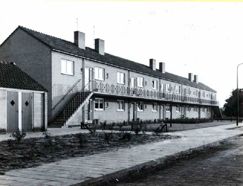 Dr. van der Zandestraat 1955 Duplex Woningen gebouwd..jpg