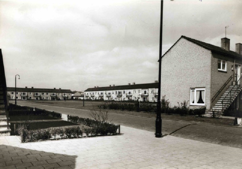 Dr. van der Zandestraat 1955 Nieuwbouw na de Tweede wereldoorlog.jpg