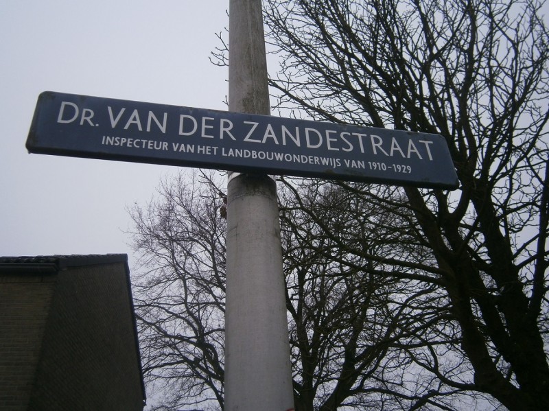 Dr. van der Zandestraat straatnaambord.JPG