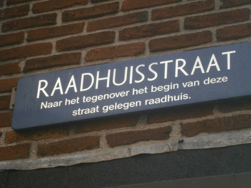 Raadhuisstraat straatnaambordje.JPG