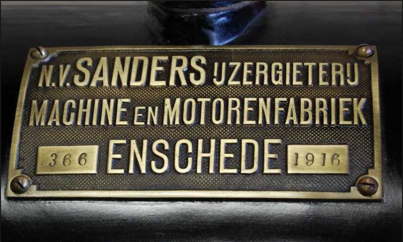 N.V. Sanders IJzergieterij Machine en Motorenfabriek naamplaat 1916.jpg