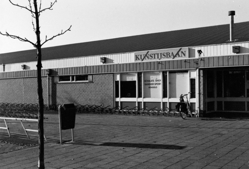 Veilingstraat Ton Menken kunstijsbaan..jpg