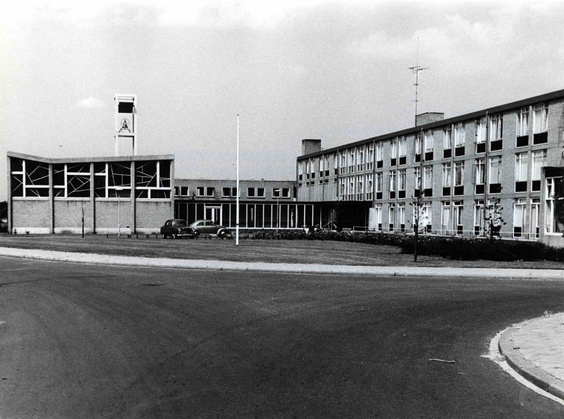 Lijsterstraat juli 1961 Dr. Ariënstehuis, R.K. bejaardencentrum.jpg