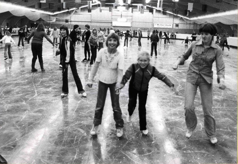 Westerval 16-10-1978 Interieur Ton Menken Ijshal op dag van opening.jpg