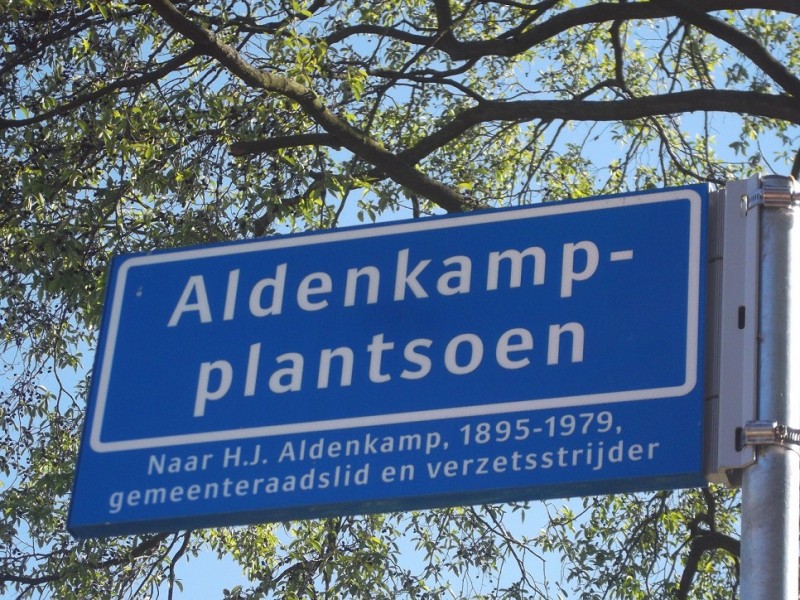 Aldenkampplantsoen  straatnaambord.JPG