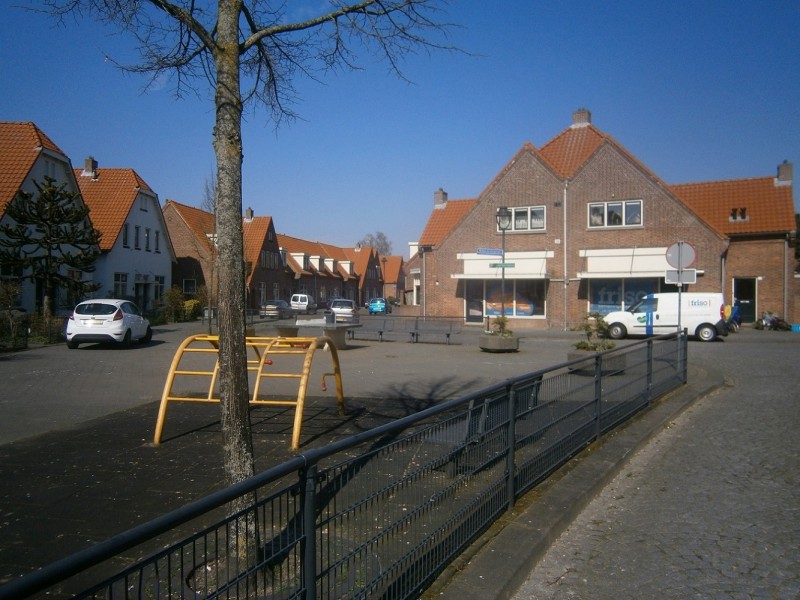 Willem van Voorstplein aan de Willem de Clerqstraat.JPG