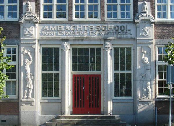 Entree Oude Ambachtsschool, Enschede.