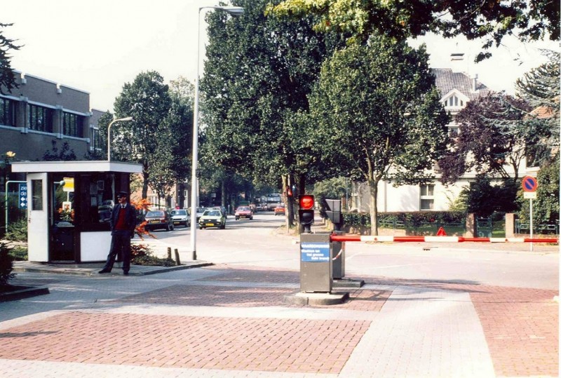 Ariensplein 22-9-1988 Zicht richting Bisschopstraat.jpg