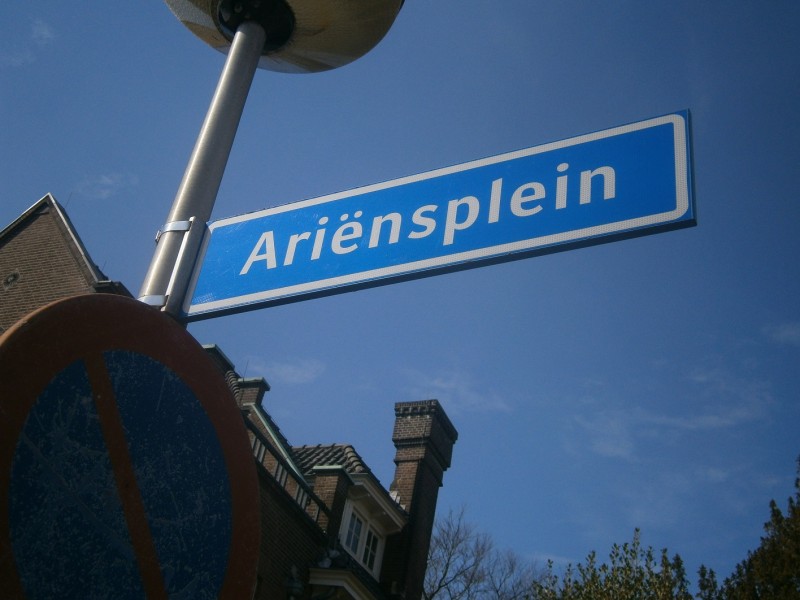 Ariensplein straatnaambord.JPG