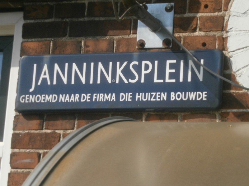 Janninksplein straatnaambord (2).JPG
