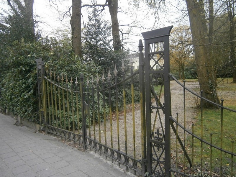 Hengelosestraat 113 hekwerk villa Schuttersveld rijksmonument (2).JPG