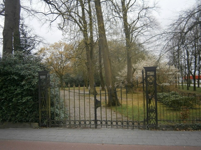 Hengelosestraat 113 hekwerk villa Schuttersveld rijksmonument.JPG