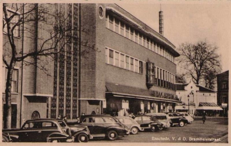 Brammelerstraat 1951 Vroom en Dreesmann.jpg