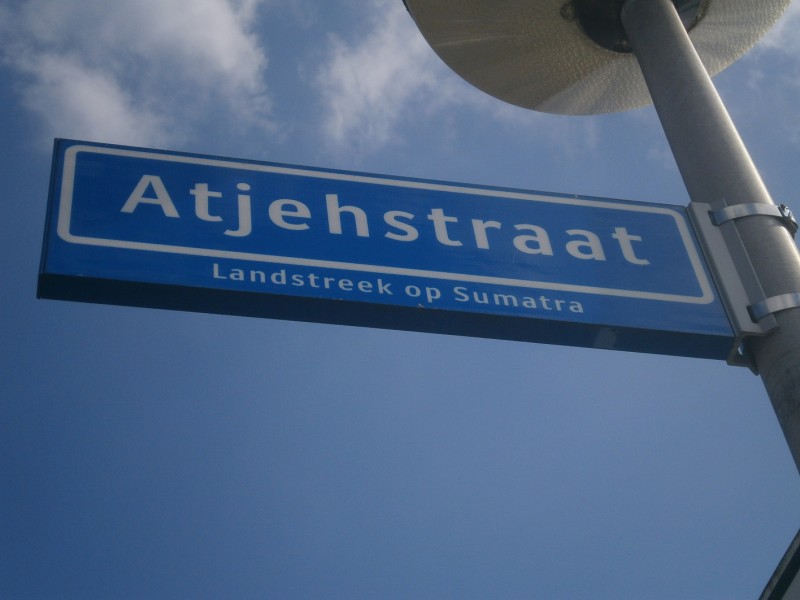 Atjehstraat straatnaambord (2).JPG