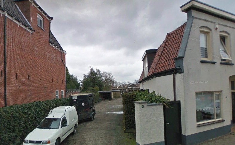 Lipperkerkstraat 105 vroeger stond hier was- en stijkinrichting van M. Kleinwolt.jpeg