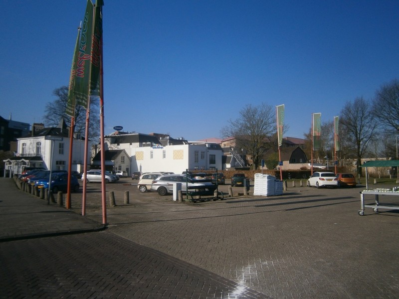 Fortuinterrein parkeerplaats.JPG