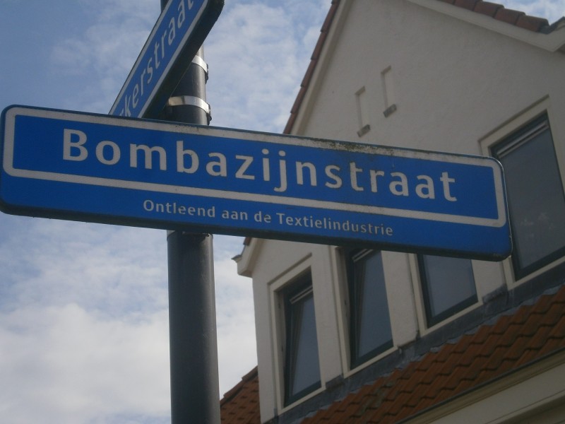 Bombazijnstraat straatnaambord.JPG