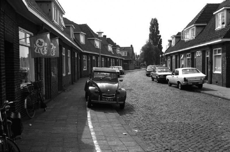 Bloemendaalstraat richting speeltuin.jpg