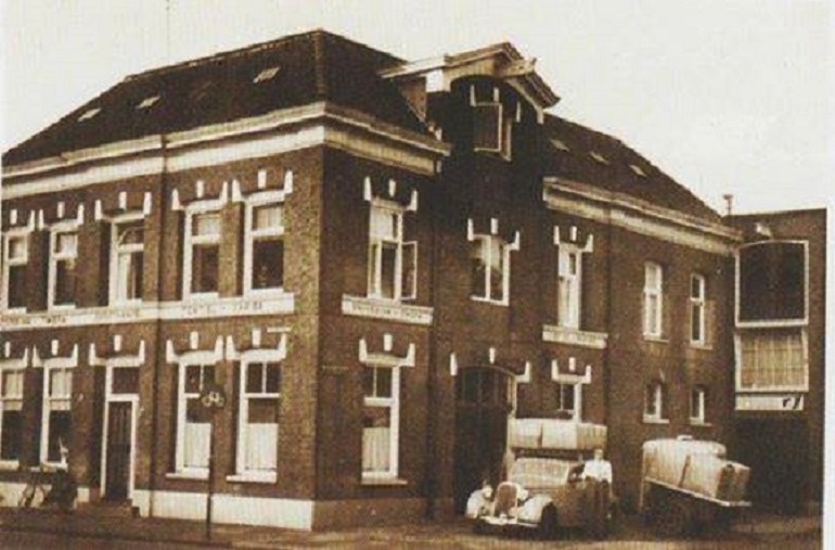 Hengelosestraat hoek Boddenkampstraat pand Snuverink.jpg