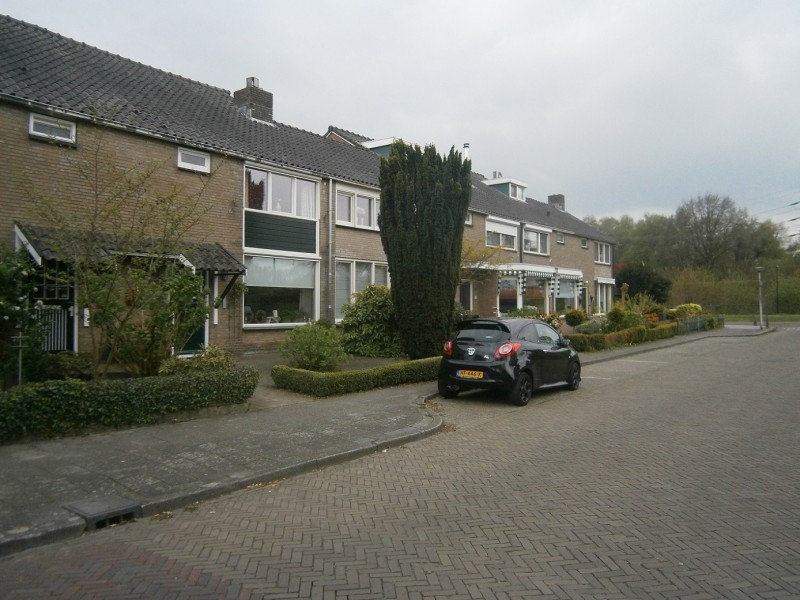 Albert Meyeringstraat vanaf Roelof van Schevenstraat richting Spoordijkstraat.JPG