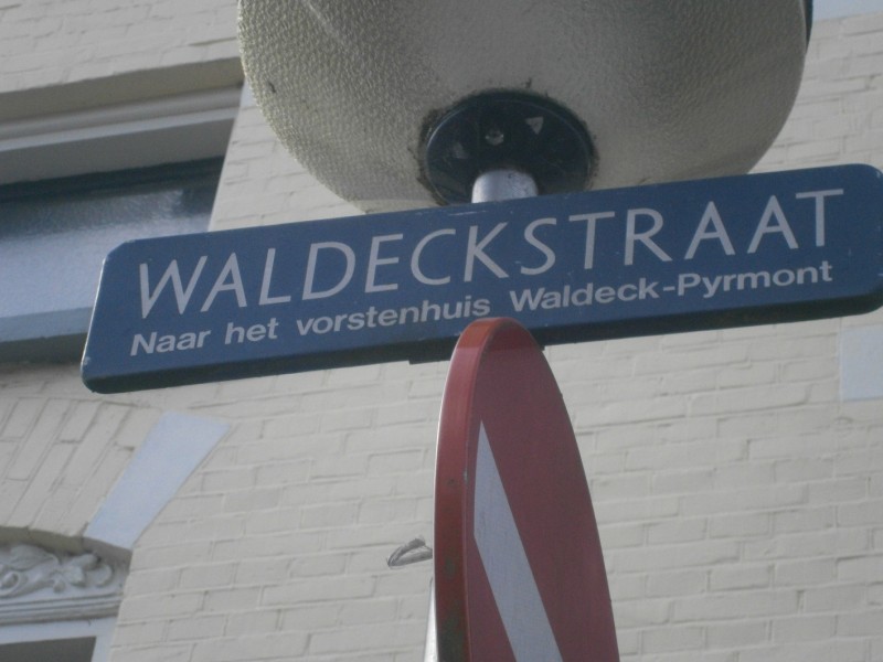 Waldeckstraat straatnaambord.JPG
