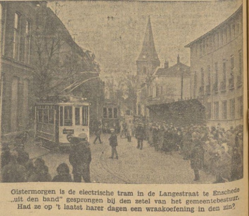 Langestraat tram krantenfoto Tubantia 27-2-1933.jpg