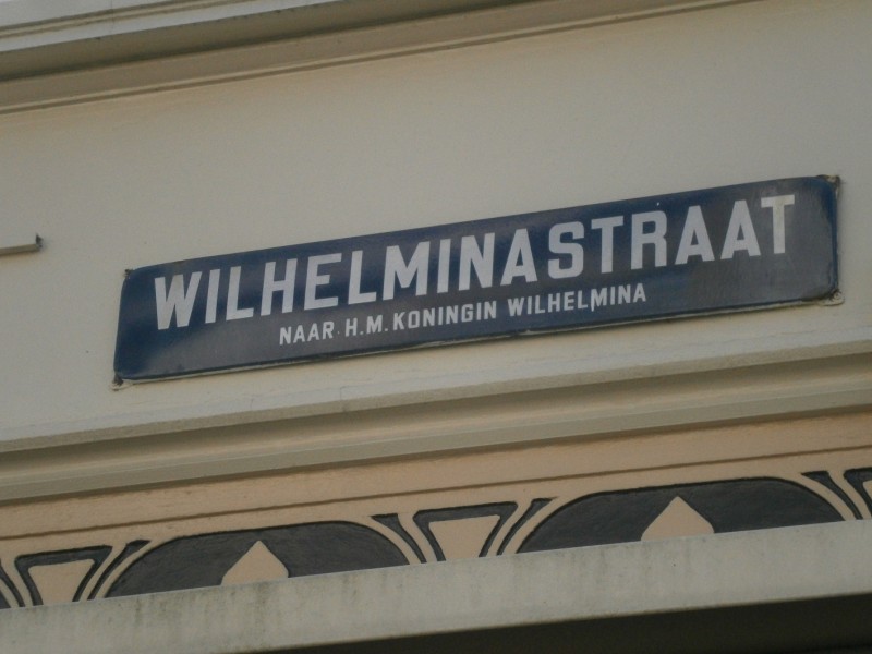 Wilhelminastraat straatnaambord.JPG