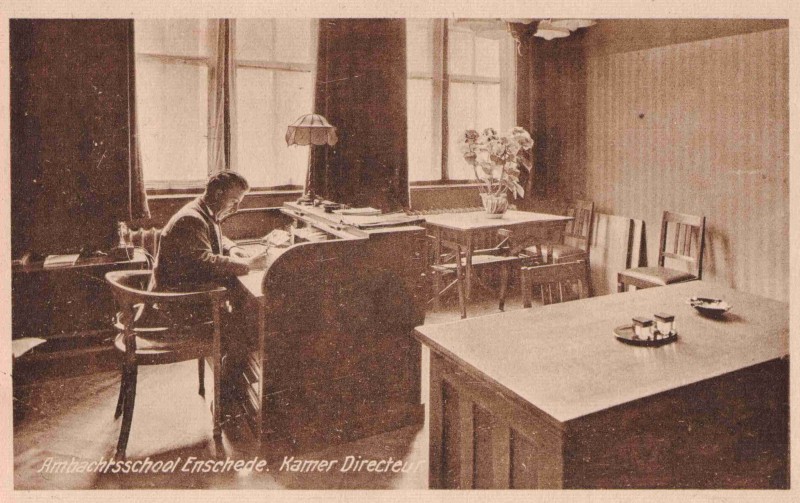 Ambachtsschool kamer directeur 2 1927.jpg