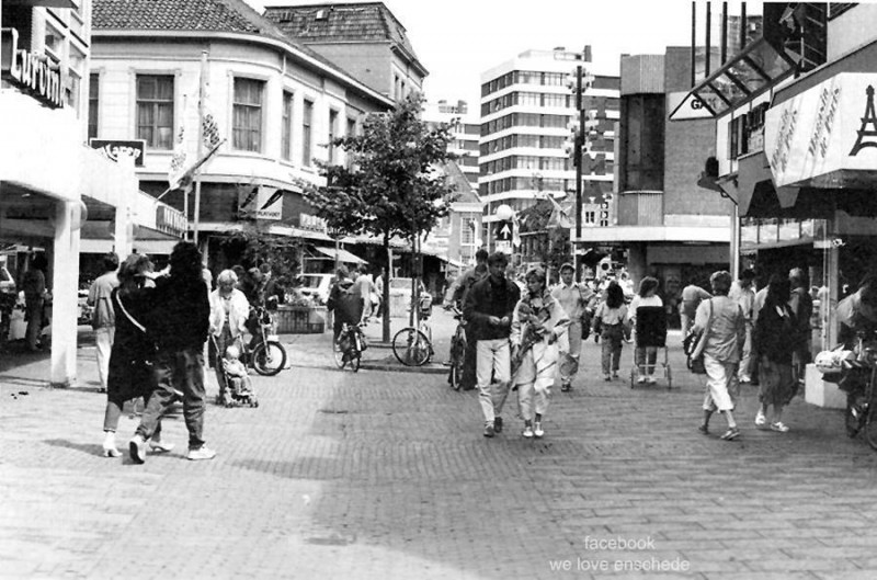 Langestraat kruispunt De Klomp Magasin de Paris Lurvink van Haren.jpg