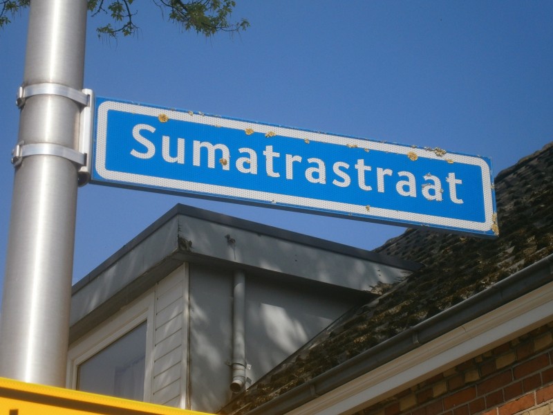 Sumatrastraat straatnaambord.JPG