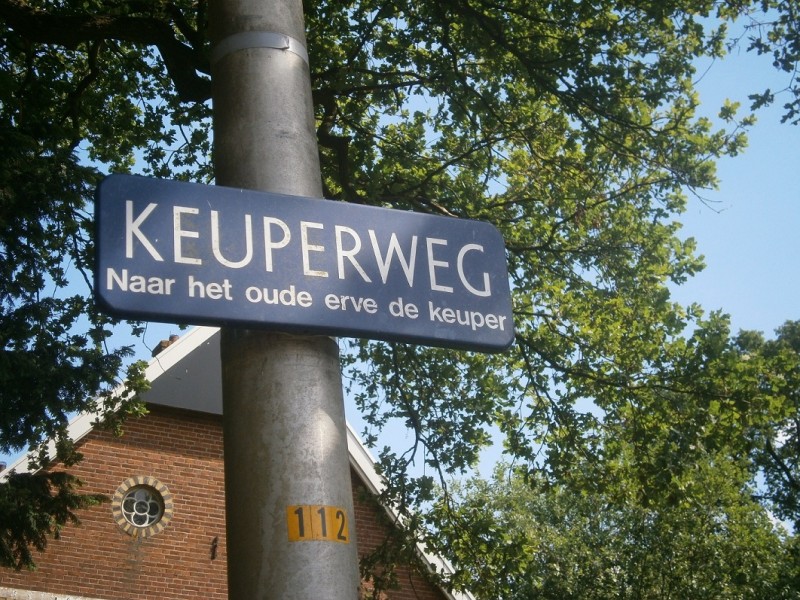 Keuperweg straatnaambord (2).JPG