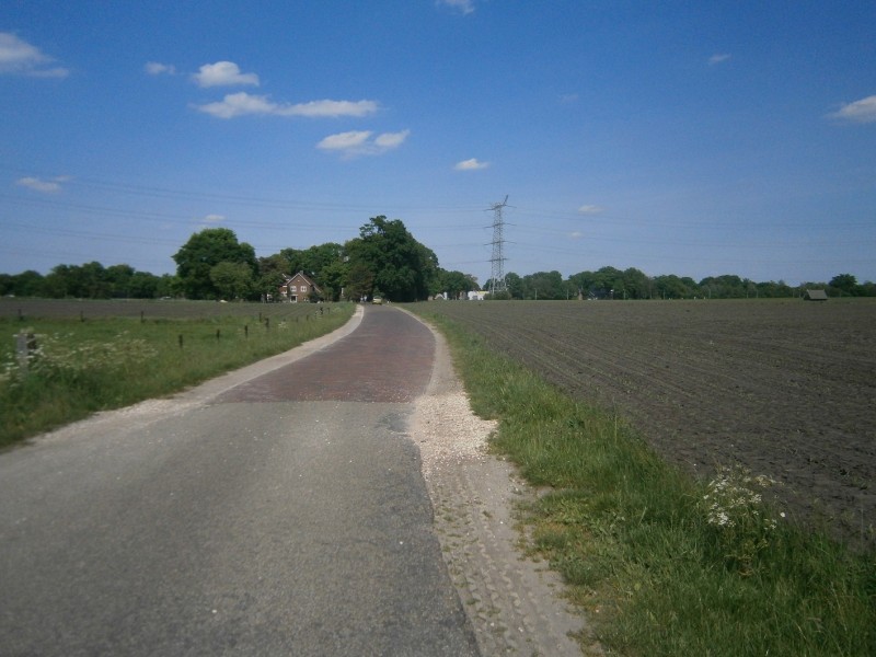 Harberinksweg richting Usselerrondweg vanaf Usseler Es.JPG