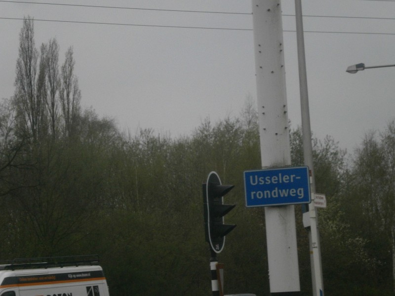 Usselerrondweg straatnaambord.JPG