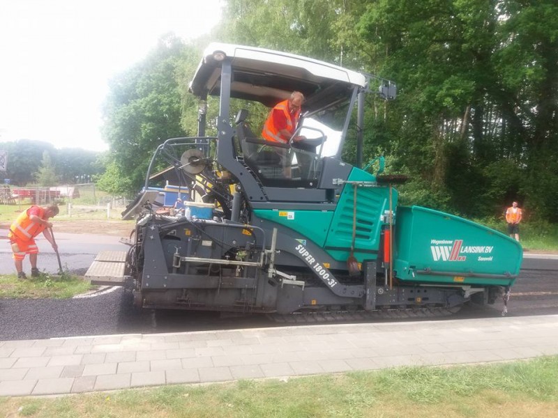 Ferdinand Bolstraat asfaltering fietsstraat 31-5-2017 (2).jpg