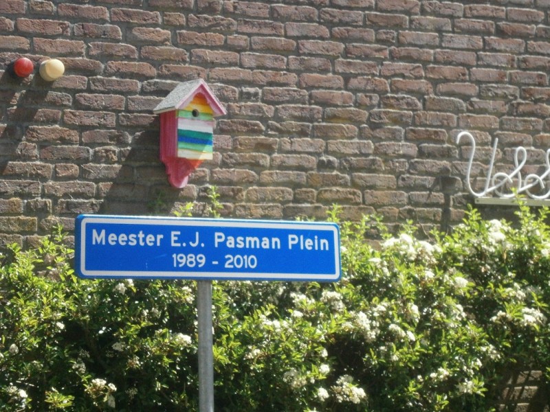 Meester E.J. Pasmanplein straatnaambord.JPG