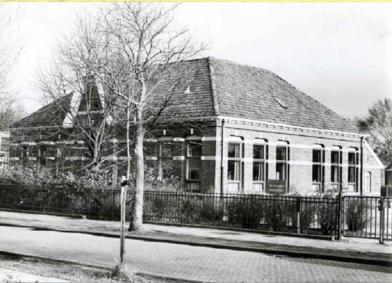 Schoolstraat Glanerbrug 1980 De Marke, v.m. openbare lagere school G.jpg