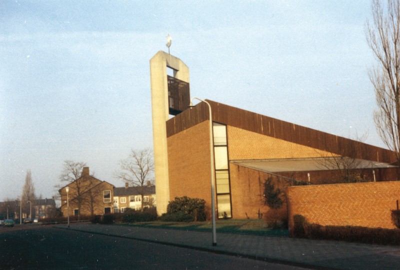 Zonstraat 8-1-1978 Opstandingskerk. Samen op weg hervormde en gereformeerde kerk..jpg