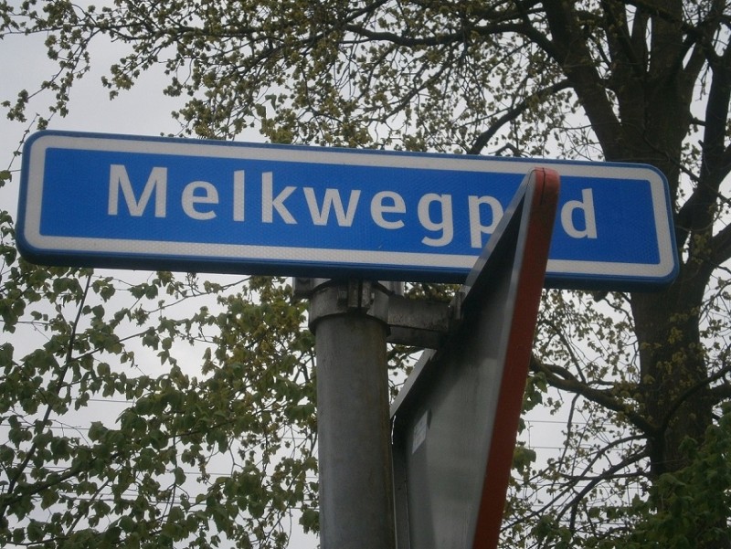 Melkwegpad straatnaambord.JPG