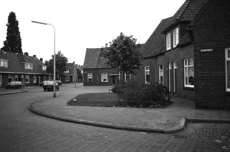 Usselerplein hoek Dennenweg 1983.jpg