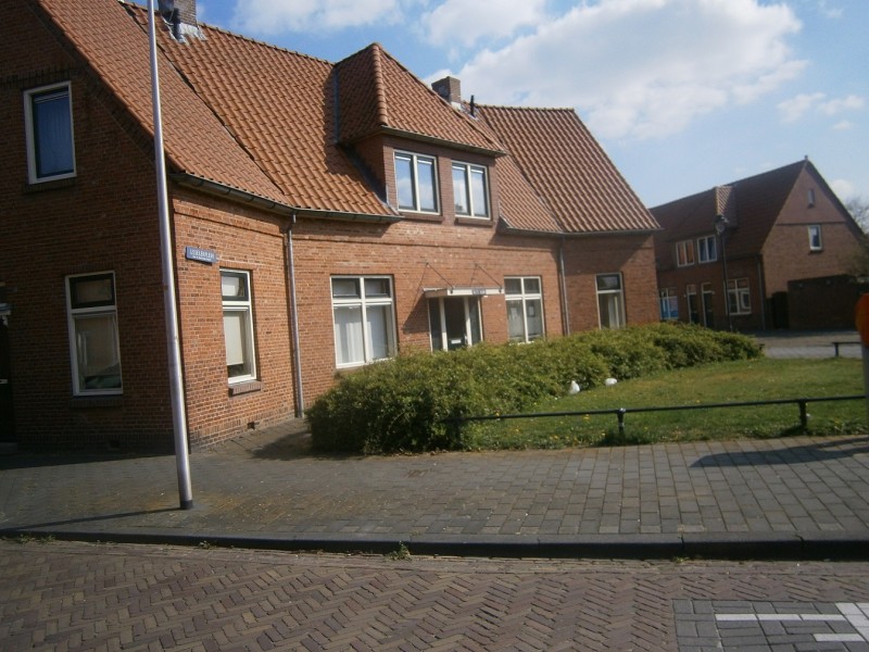 Usselerplein vanaf Usselerweg.JPG